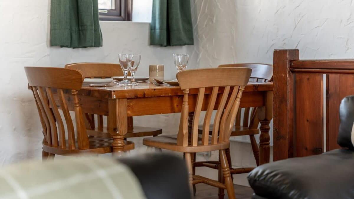 Lovely 2 Bedroom Coastal Cottage Near Bude Exterior photo