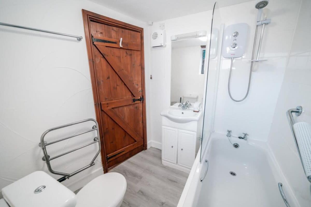 Lovely 2 Bedroom Coastal Cottage Near Bude Exterior photo